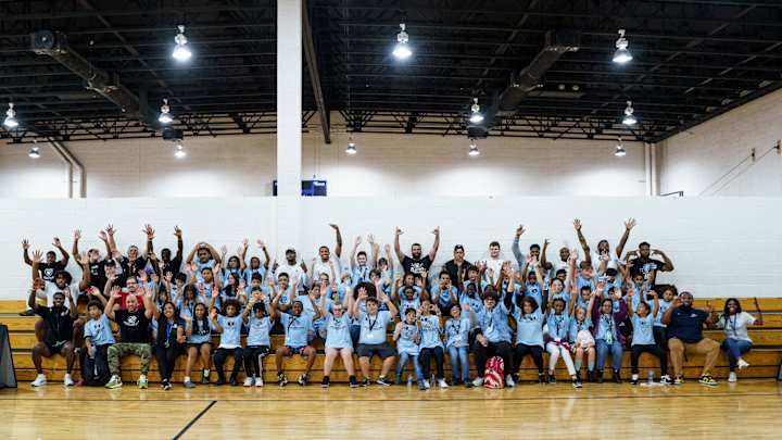 Raiders Rookies Take Part of Junior Training Camp at a Local Boys & Girls Club Raiders Rookies Take Part of Junior Training Camp at a Local Boys & Girls Club