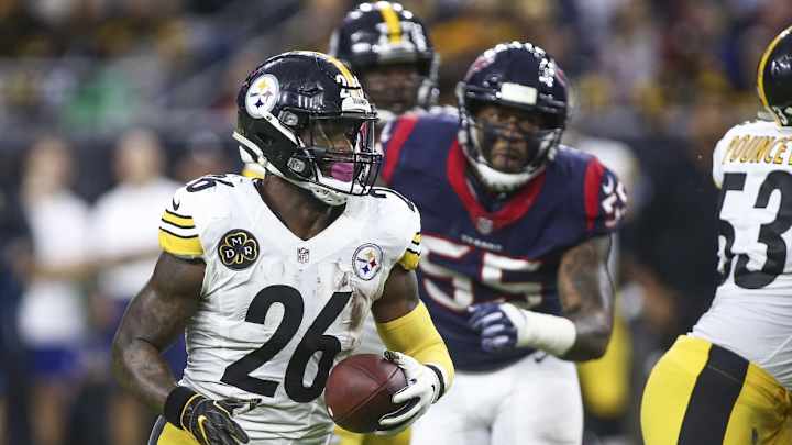 Former Steelers RB Le’Veon Setting Up Boxing Match vs. Adrian Peterson