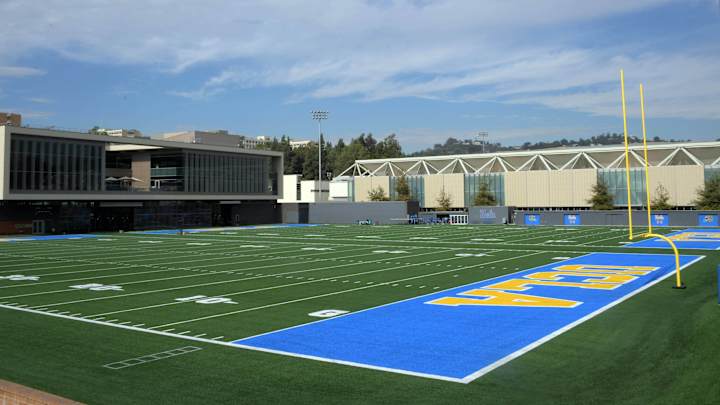 Top UCLA Football Class of 2023 Targets Starting to Commit Elsewhere