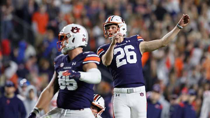 Auburn football team shares what facemask color they prefer Auburn football team shares what facemask color they prefer