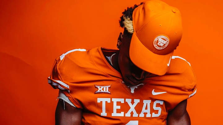 Longhorns WR Johntay Cook's 5-Star Pitch to TE Duce Robinson Longhorns WR Johntay Cook's 5-Star Pitch to TE Duce Robinson