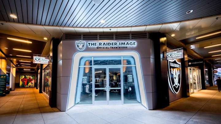 New Raider Image Store Arrives with a Six-Day Sale New Raider Image Store Arrives with a Six-Day Sale