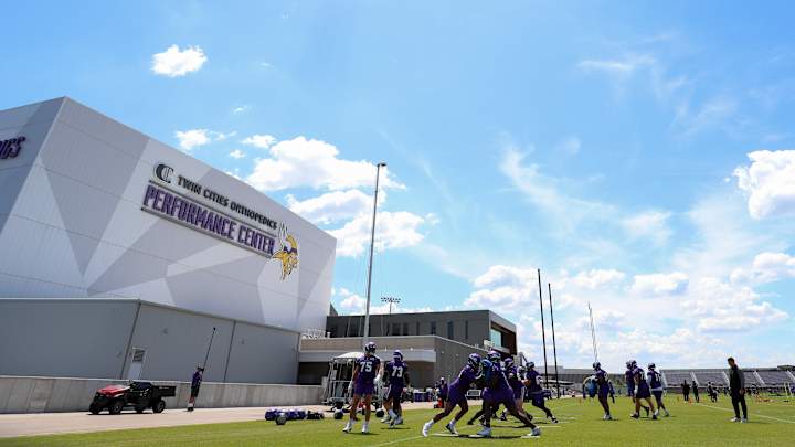 Vikings' Roster Ranked in Bottom Half of NFL Heading into 2022 Season