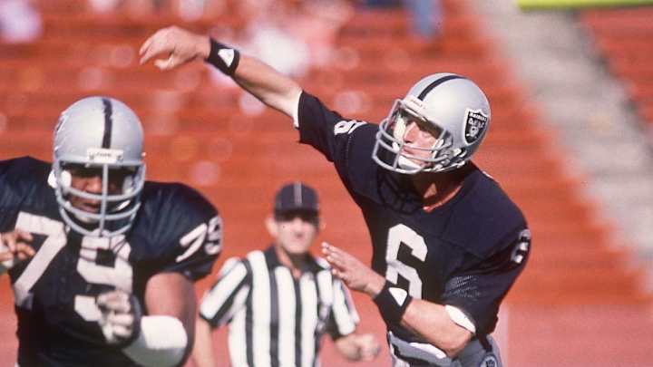 Raiders Didn't Miss a Beat When Davis Replaced Shell