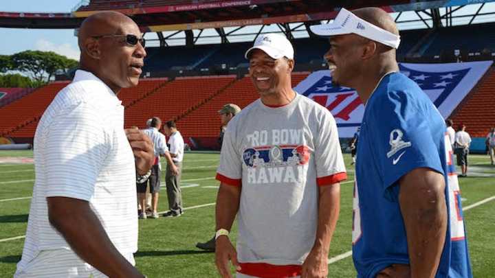 Rams Legend Eric Dickerson Makes Pick on Adrian Peterson vs Le'Veon Bell Boxing Match