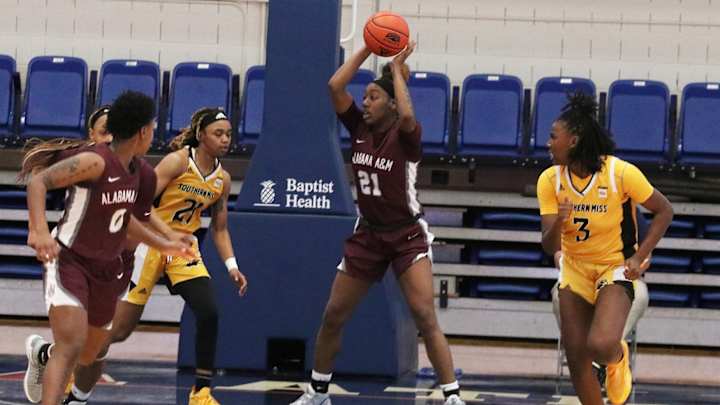 Syracuse Lands Alabama A&M Transfer Forward Dariauna Lewis
