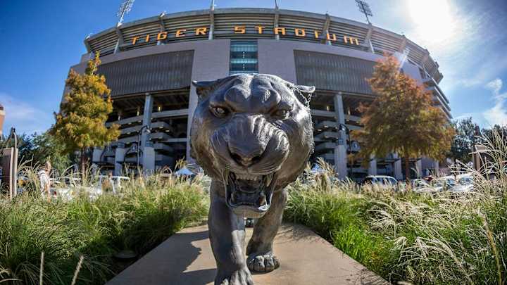 The Extra Point: Can Alabama Handle the Atmosphere in Death Valley?