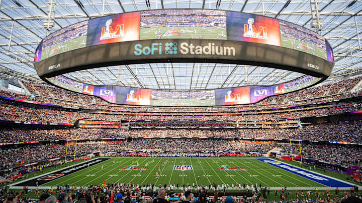 Winners Club: NFL Opener Pits the Super Bowl Champs Against the Favorites