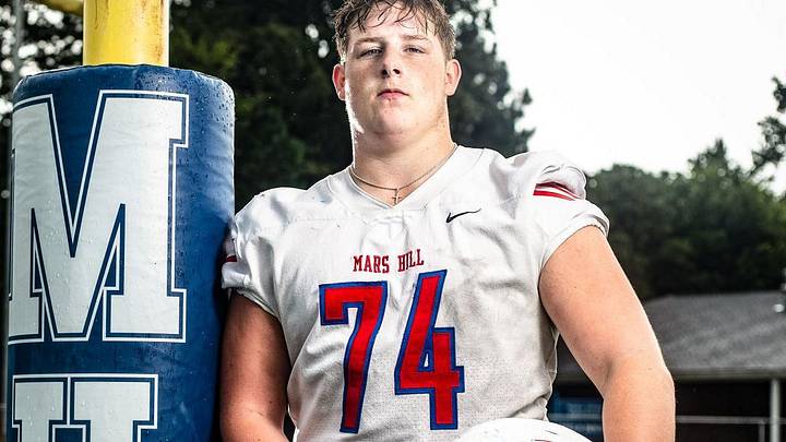 Louisville '23 OL Target Koby Keenum Commits to Kentucky