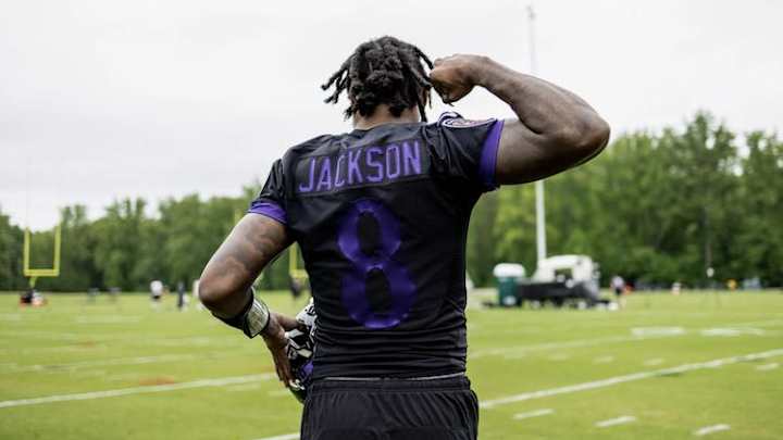 Lamar Jackson Posts Video of Workouts, Throwing Long Passes Lamar Jackson Posts Video of Workouts, Throwing Long Passes