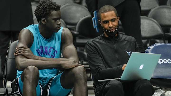 How to Watch & Receive LIVE Updates of Hornets vs Lakers - Summer League How to Watch & Receive LIVE Updates of Hornets vs Lakers - Summer League
