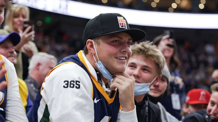 Everyone Is Saying Jets QB Zach Wilson 'Had That Dawg In Him' Everyone Is Saying Jets QB Zach Wilson 'Had That Dawg In Him'