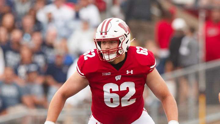Wisconsin football: senior offensive lineman Cormac Sampson leaves the program