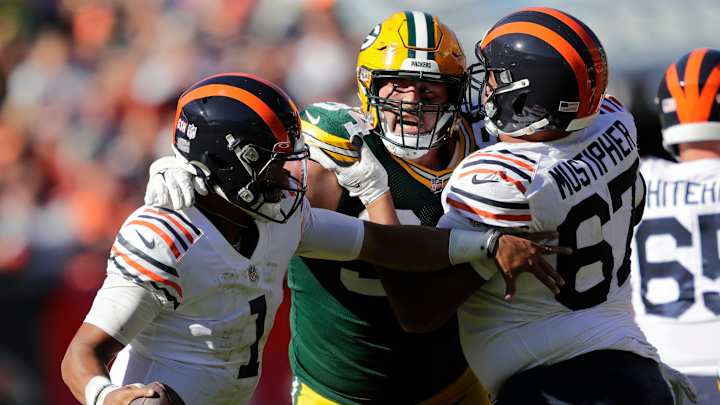 Tom Thayer's Choice as Bears Center Tom Thayer's Choice as Bears Center