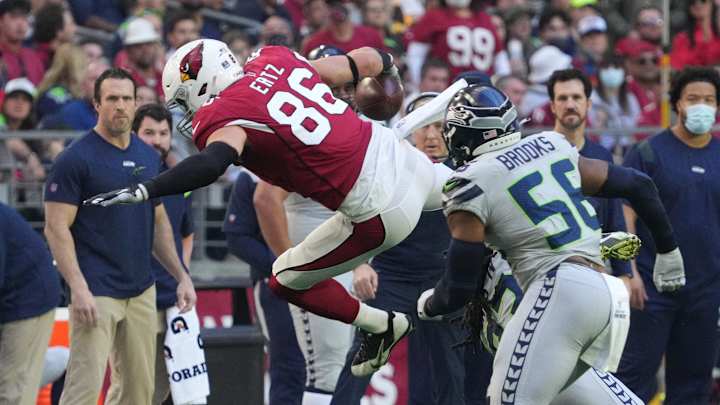 Zach Ertz out for season after suffering knee injury against the Los Angeles Rams