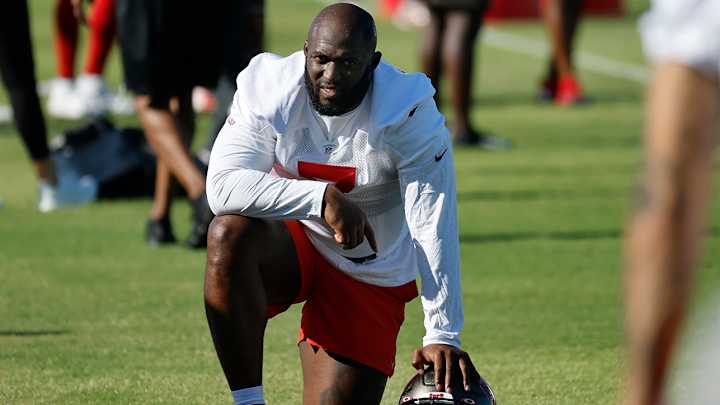Bucs Coaches Unhappy With Leonard Fournette’s Weight, per Report
