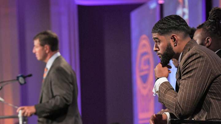 Swinney: 'I Don't Need Anybody on a Message Board to Tell Me Who DJ (Uiagalelei) Is' Swinney: 'I Don't Need Anybody on a Message Board to Tell Me Who DJ (Uiagalelei) Is'