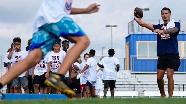 Broncos Named 2022 Humanitarian Team of Year