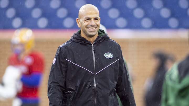 NFL Insider: Jets Looking to Make 'Splash' Trade Before Season Starts