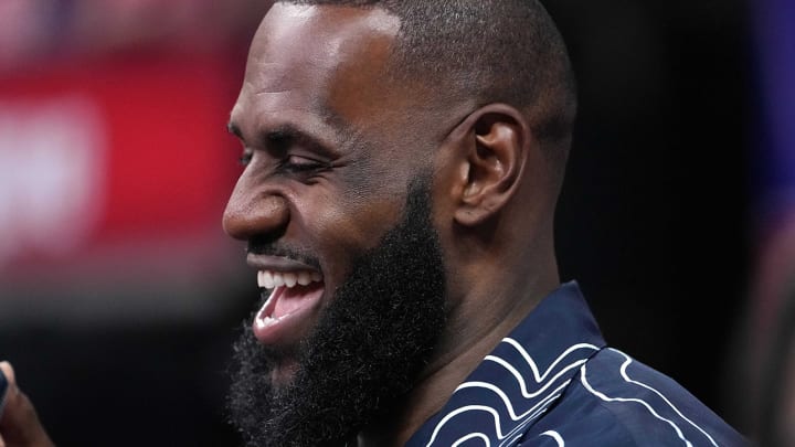 LeBron James Responds to Robert Sarver’s Mercury, Suns Sale Plan