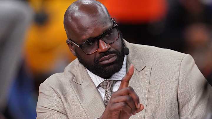 Shaq Responds to Steph Curry’s Claim That 2017 Warriors Would Beat 2001 Lakers Shaq Responds to Steph Curry’s Claim That 2017 Warriors Would Beat 2001 Lakers