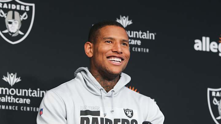 Las Vegas Raiders Darren Waller on Contract, Teammates, More