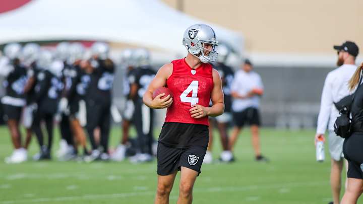 Carr Learning Offense From Watching Film of Tom Brady