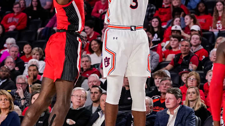 Auburn basketball alumni team WarReady wins opening game of TBT