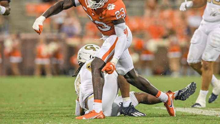 Vikings Rookies Andrew Booth Jr. and Ed Ingram Sign Contracts as Training Camp Begins