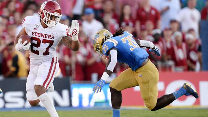 UCLA Linebackers Darius Muasau, Carl Jones Make Butkus Award Watch List