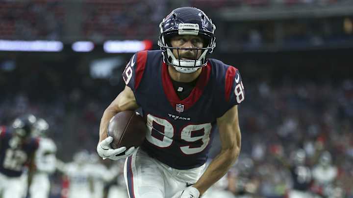 Longtime NFL Wide Receiver Danny Amendola Is Retiring, per Report