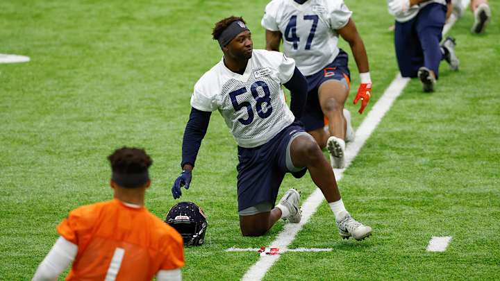 Bears’ Roquan Smith Won’t Show Up to Training Camp Amid Contract Talks, per Report