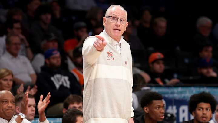 SF Darren Harris Names Hurricanes in Top 4: 'They Treat Me Like Family'