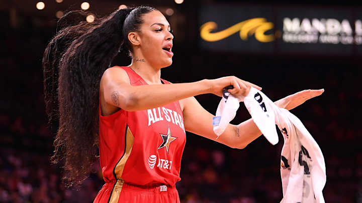 Sparks Star Liz Cambage to Leave Team