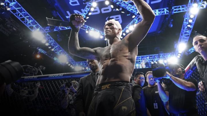 Charles Oliveira Claims Vacant Lightweight Belt is 'Already Mine'