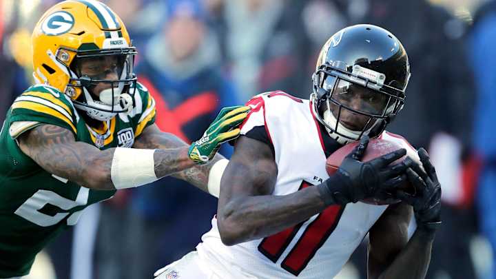 Buccaneers Sign Julio Jones; Packers Signed Someone from USFL