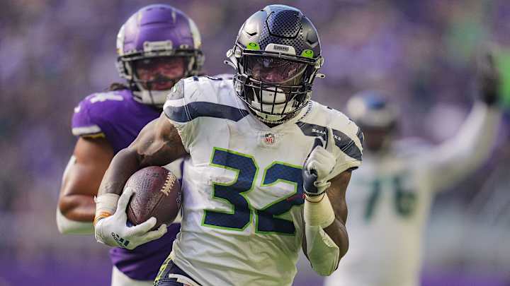 Seahawks RB Chris Carson Retiring From NFL Due to Injury, per Report