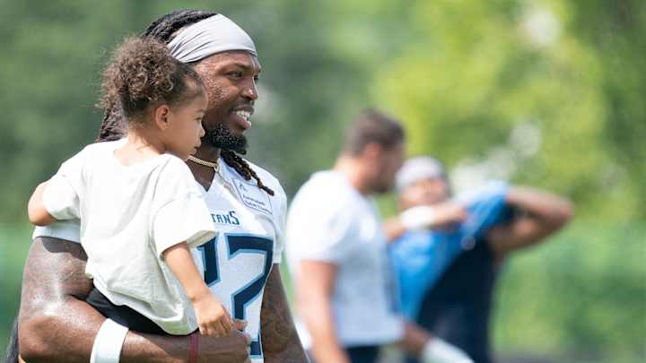 Derrick Henry, Daughter Share Wholesome Moment at Titans Training Camp
