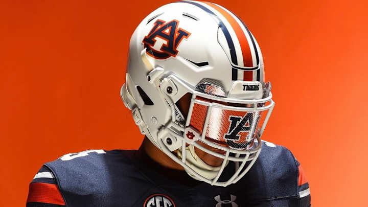 Prized DL Daevin Hobbs Talks Top Six, Recruitment