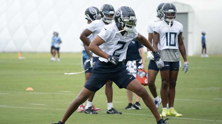 Woods, Farley Get a Leg Up by Working Together Woods, Farley Get a Leg Up by Working Together