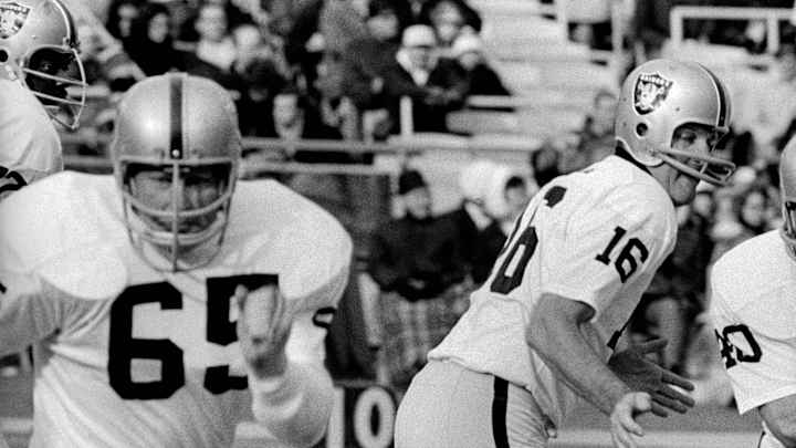 Wayne Hawkins, Original Member of Raiders and AFL All-Star, Dies