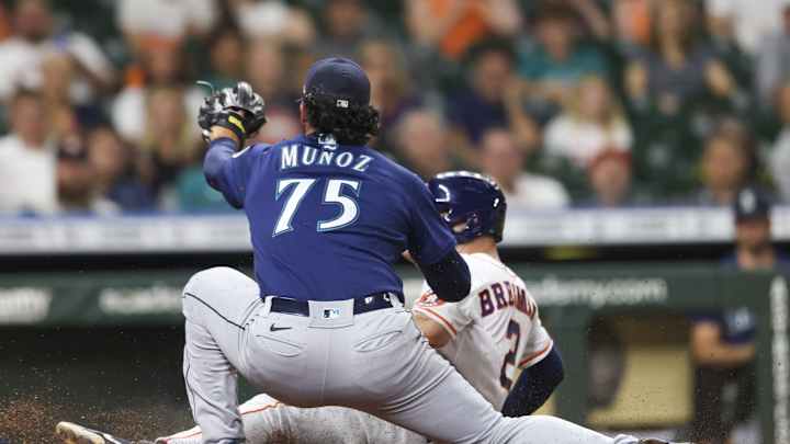 WATCH: Scary Collision During Mariners-Astros Game WATCH: Scary Collision During Mariners-Astros Game