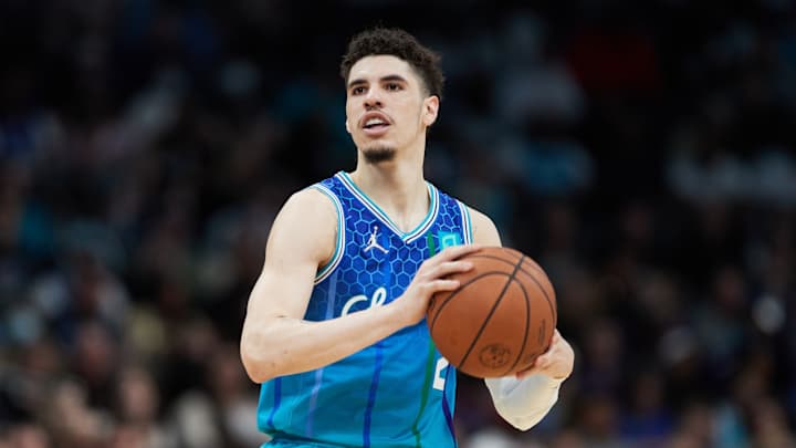 First Look at LaMelo Ball in No. 1 Jersey