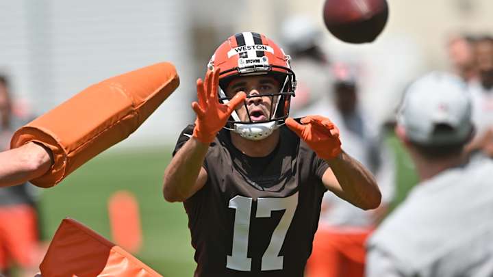 Browns Rookie Carted Off Practice Field Browns Rookie Carted Off Practice Field