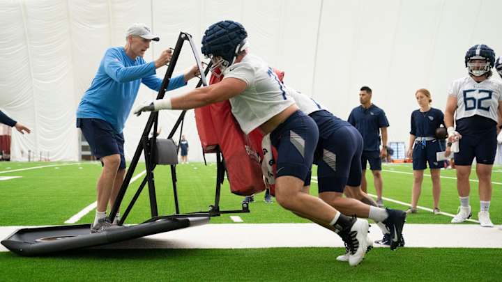Adding Pads Will Reveal Truth About O-Line Hopefuls