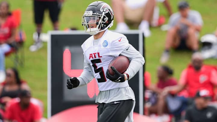 Falcons Training Camp Notebook: Drake London Living Up to Expectations Falcons Training Camp Notebook: Drake London Living Up to Expectations