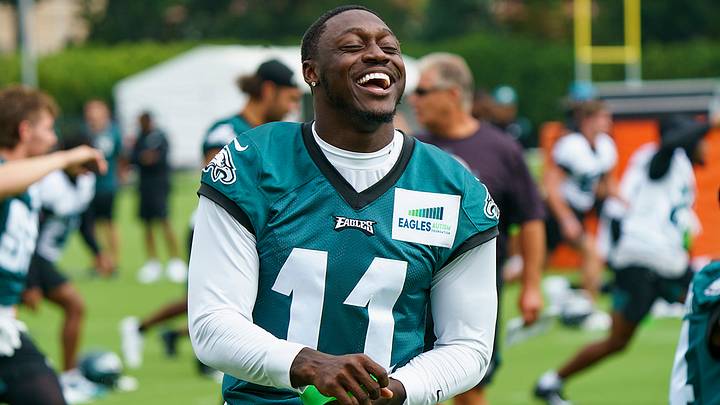 AJ Brown Seemingly Calls Out Titans After Deebo Samuel’s Reported Extension AJ Brown Seemingly Calls Out Titans After Deebo Samuel’s Reported Extension