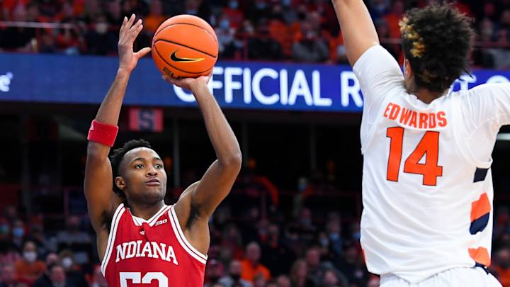 WATCH: Indiana Guard Tamar Bates Drains 3-Pointer Against Miami of Ohio