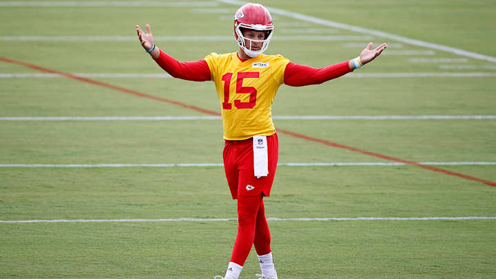 Andy Reid Says Patrick Mahomes Is ‘O.K.’ After Injury Scare