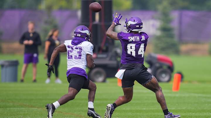 Vikings TE Irv Smith Jr. Has Thumb Surgery, Expected to Be Ready for Opener